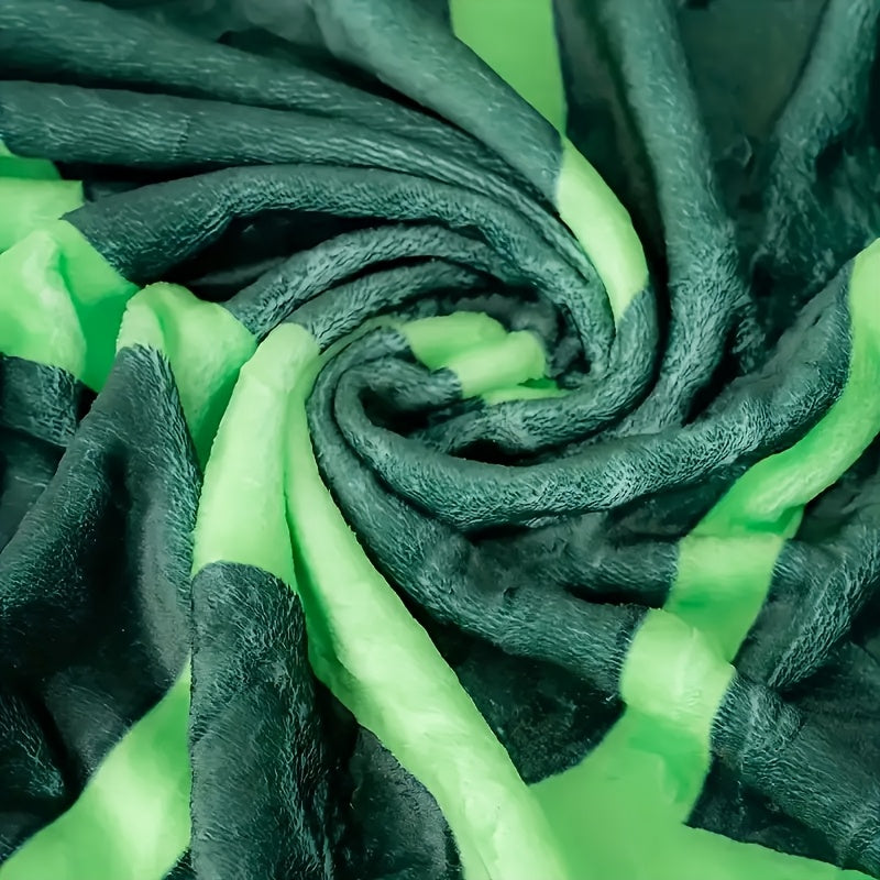 1pc Soft Green & White Monstera Leaf Flannel Blanket