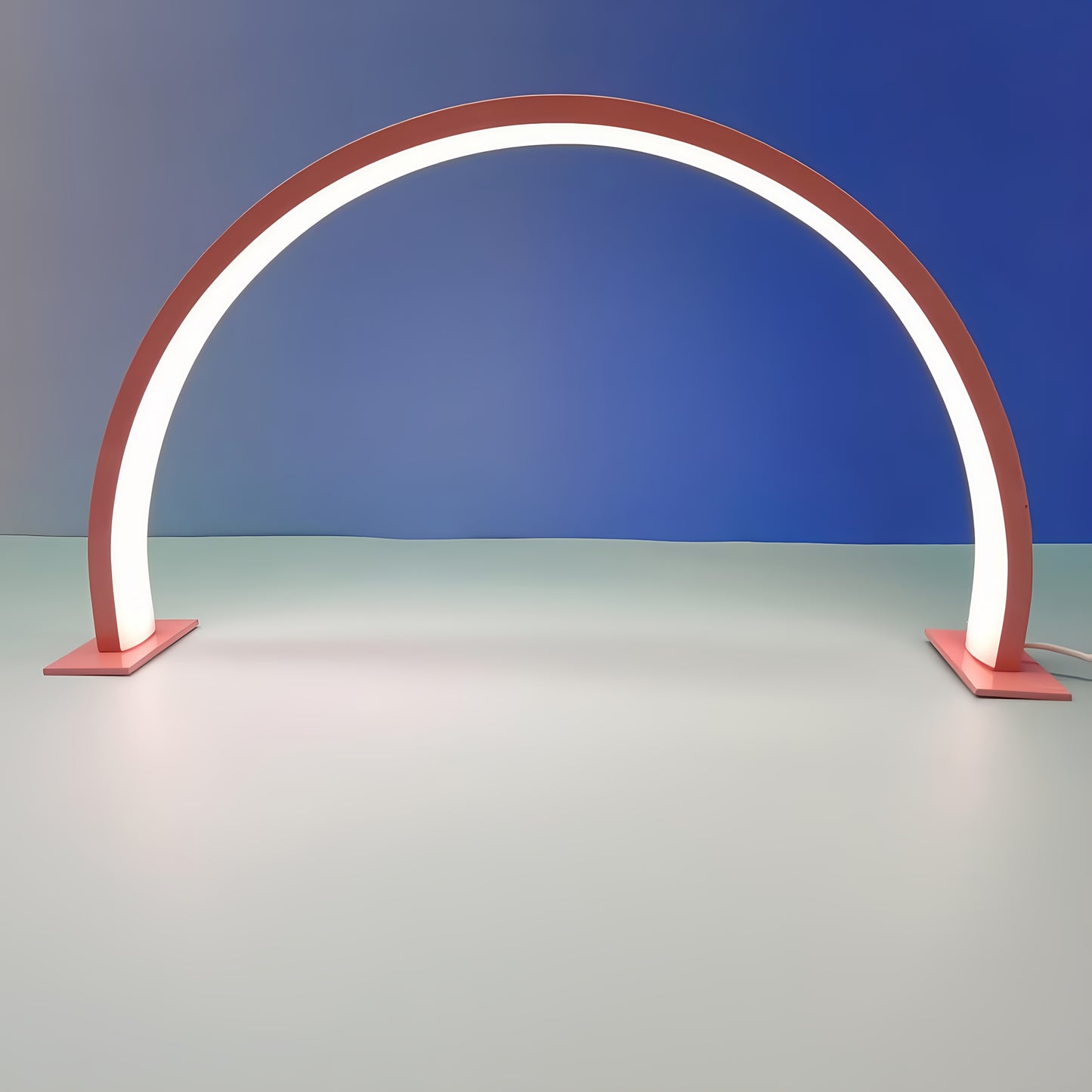 1 semi-circular desktop beauty lamp