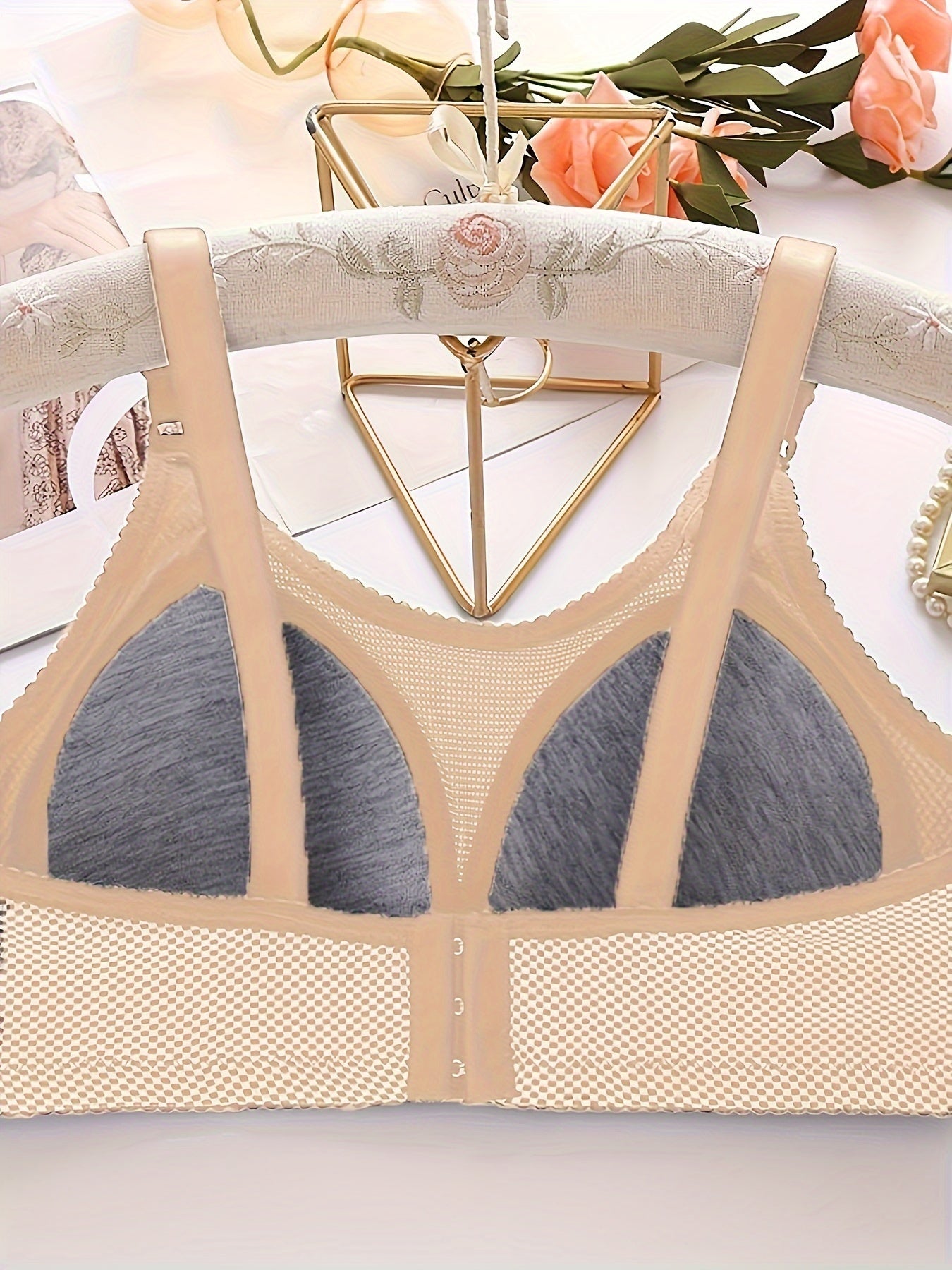 Women's Plaid Pattern Push-Up Bralette with Mesh Detailing - Anti-Sagging