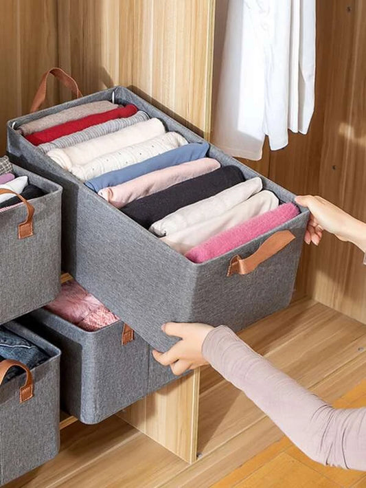 Folding storage bag with handle