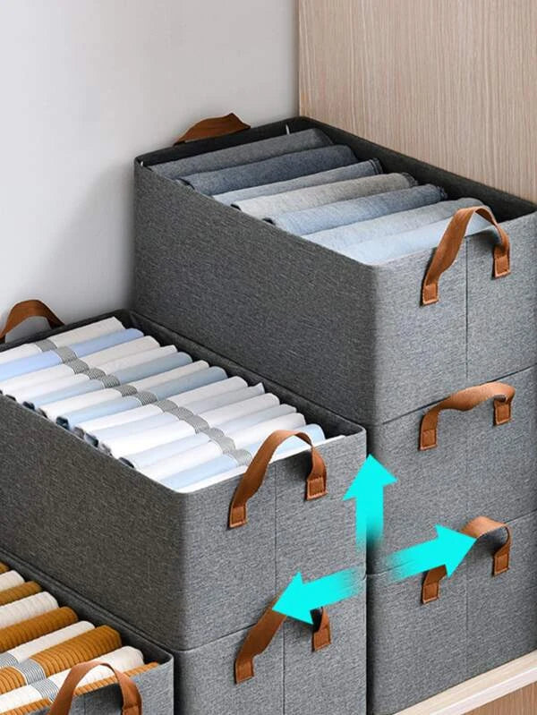 Folding storage bag with handle