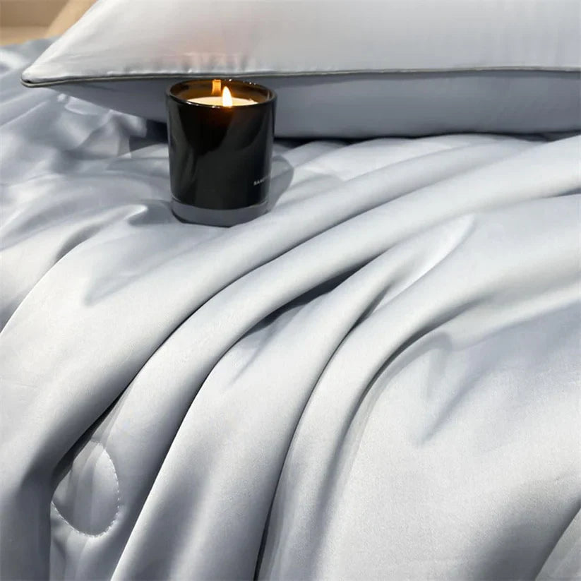 Simple Ice Silk Quilt(200*230cm)（With two pillowcases）