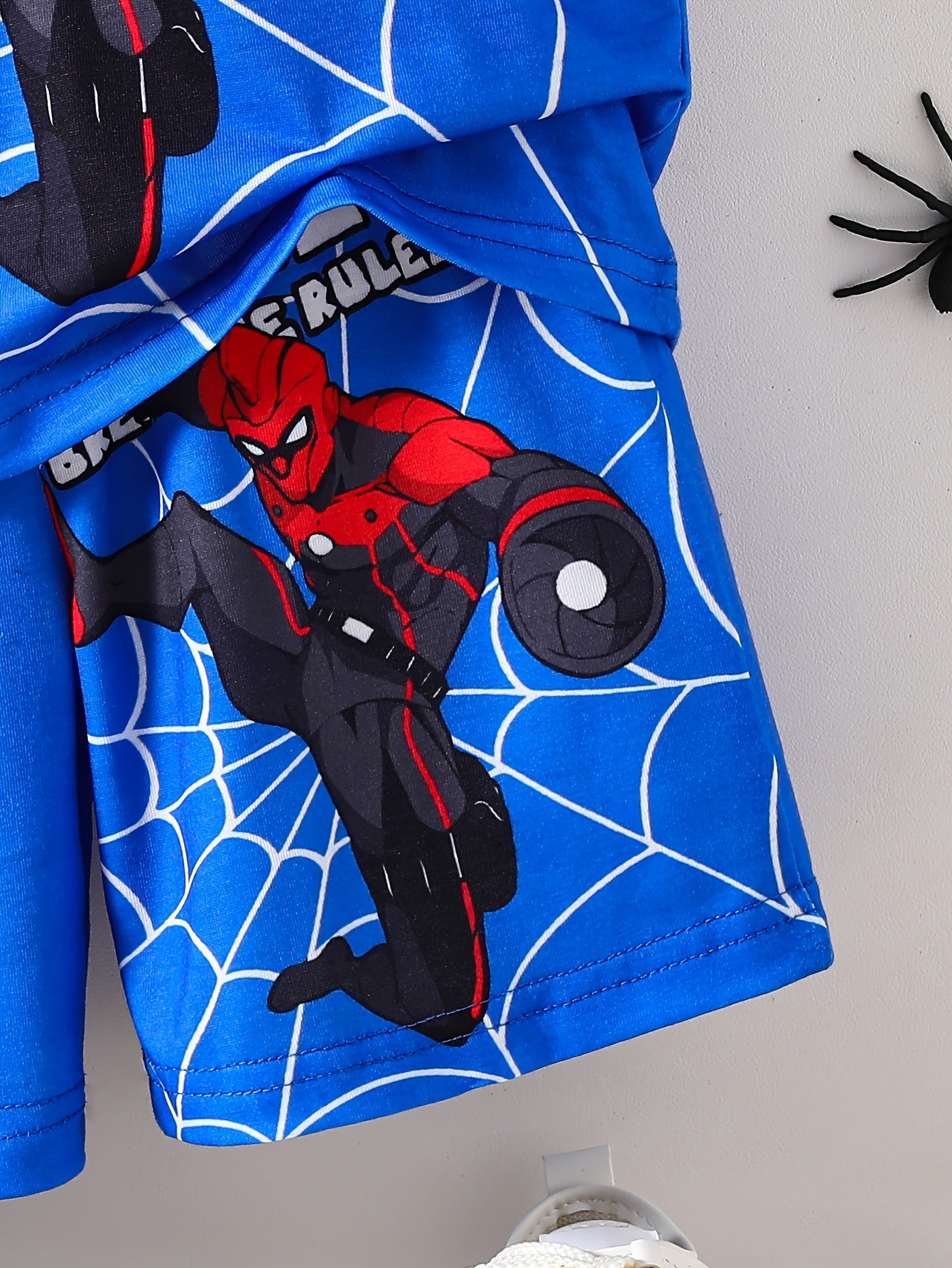 2-piece set of boys' 3D printed cartoon spider web letter design T-shirt and shorts