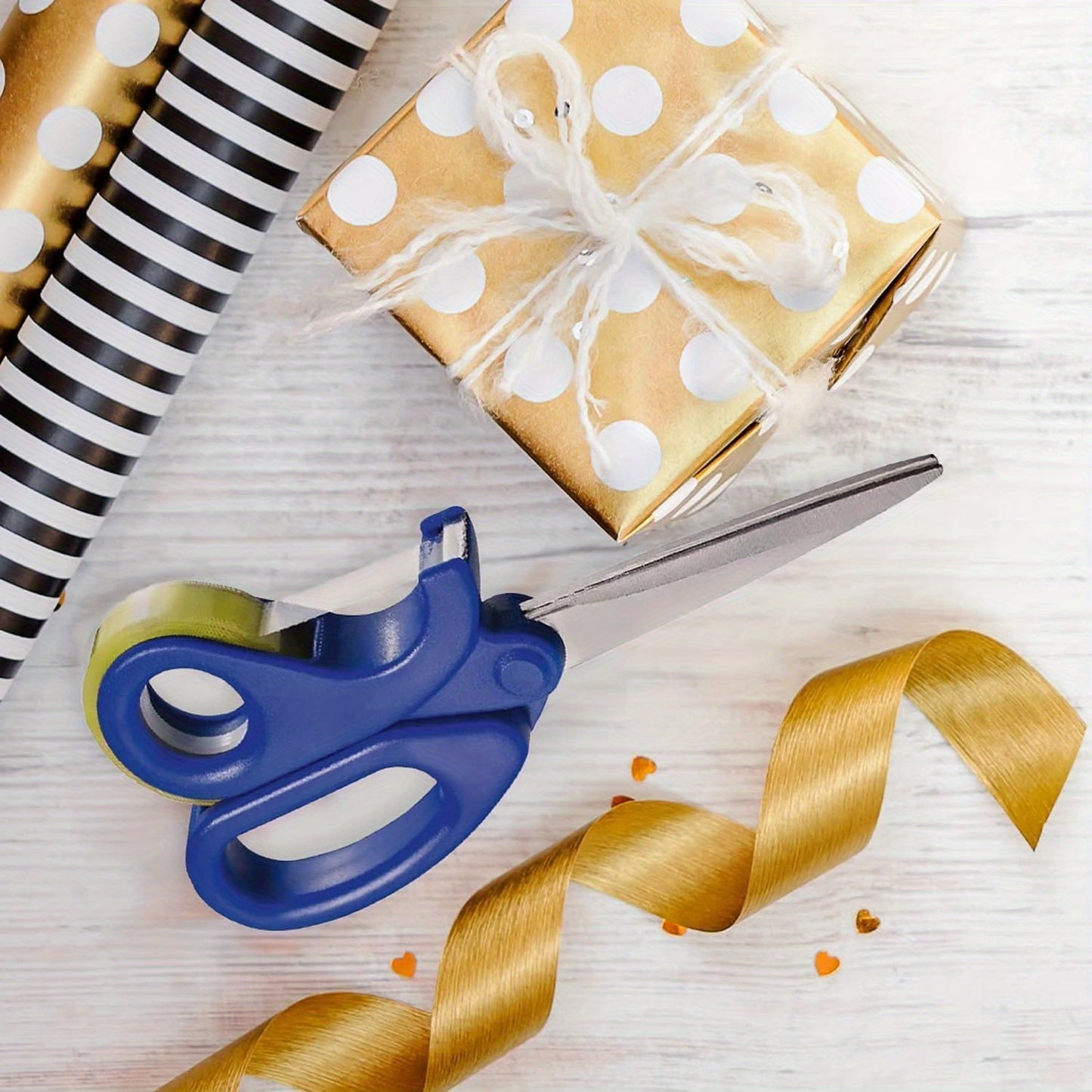 2-in-1 Scissors & Integrated Clear Tape Dispenser Cutter